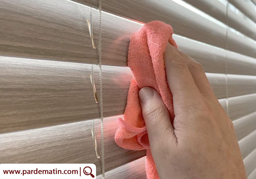 روش های تمیز کردن و شستشوی پرده کرکره چوبی پنجره